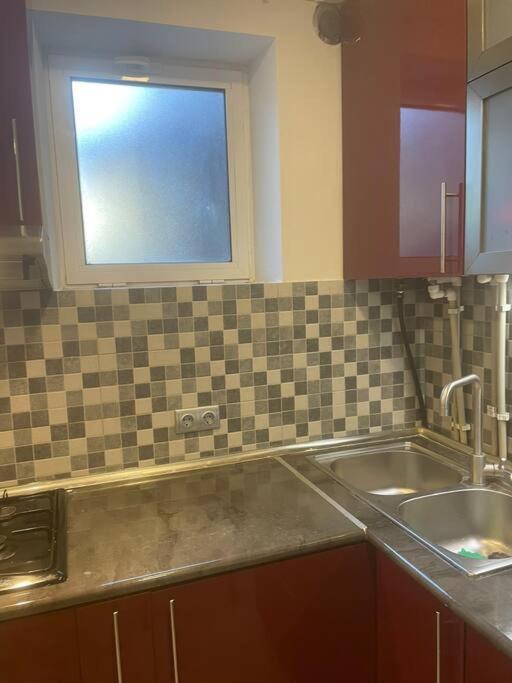милое желье для пар рядом с станцией с. давид Apartment